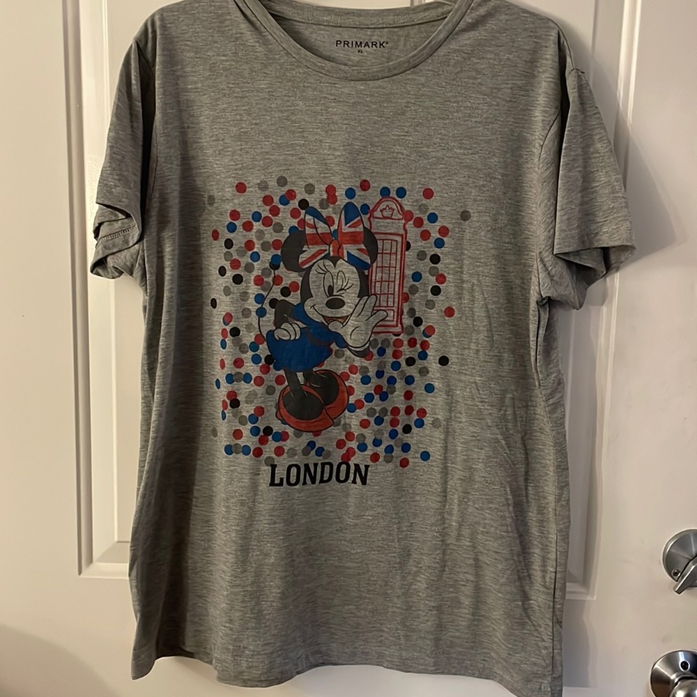 🌷4/$15 Minnie London Tee - XL